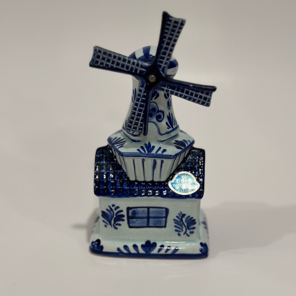 Bosman Delft  Blauw Holland Musical Ceramic Windmill 'Tulips From Amsterdam'